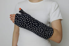 Load image into Gallery viewer, Thumb &amp; Wrist Brace Cover